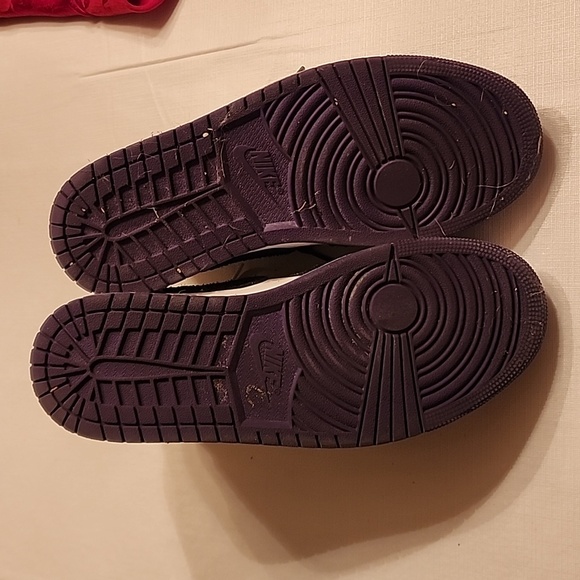 Air Jordan 1 Mid SE Varsity Purple Men's Size 9.5 - Picture 2 of 4